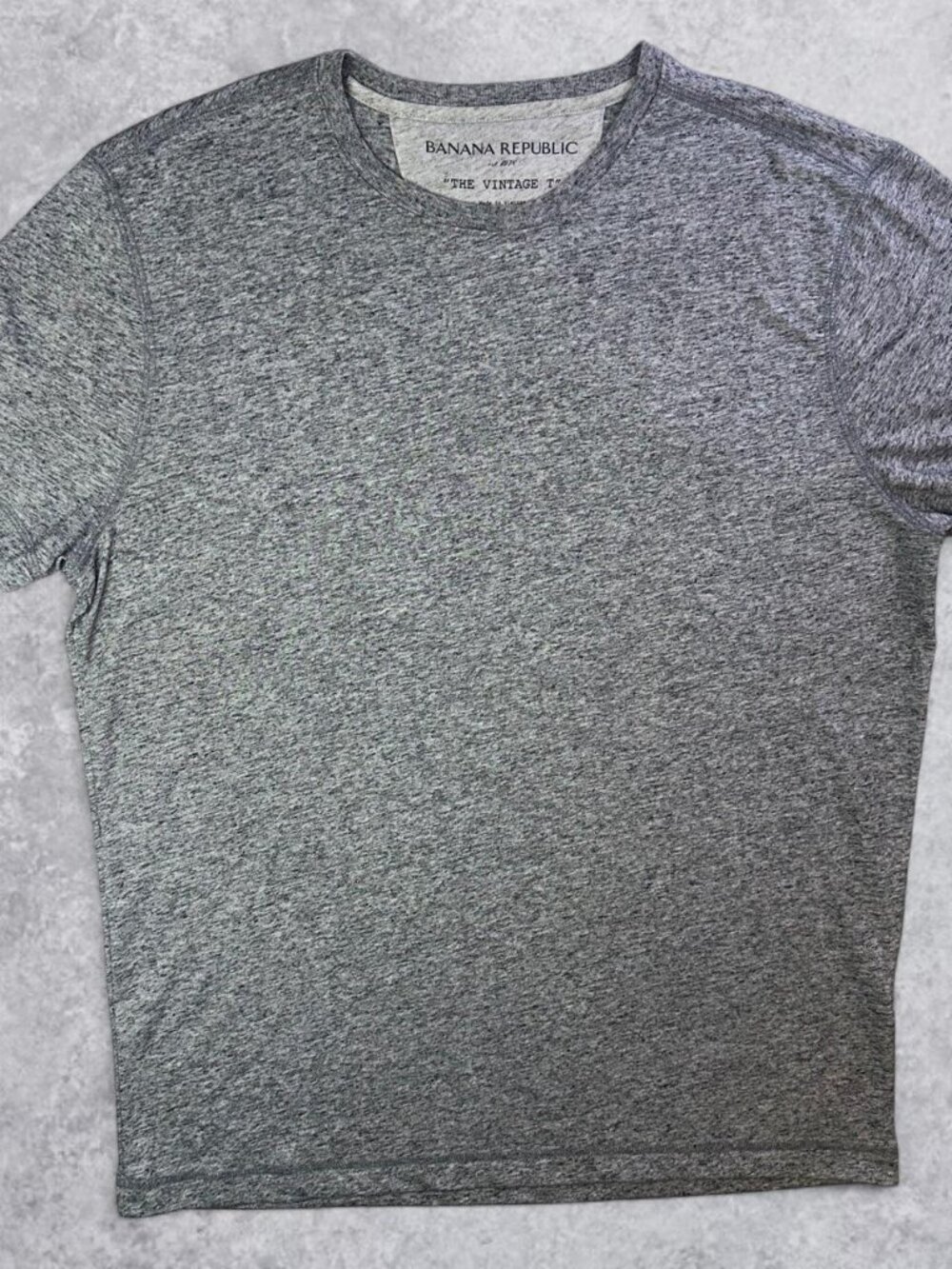 Banana Republic Men's Grey T-shirt size Large